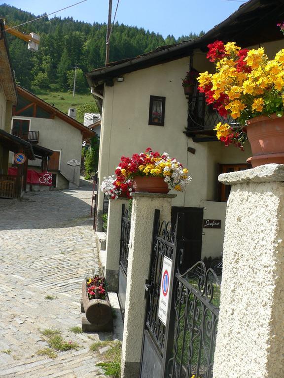 Appartamento Dal Maestro Serafino Pragelato Ruang foto